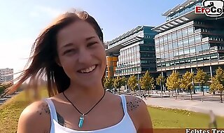 Junge 18 jährige au pair touristin teen von deutschem mann in berlin über erocom date abgeschleppt und ohne gummi gefickt