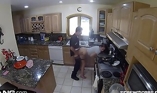 Naomi mae fucks the cop that responds to her 911call