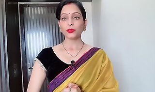 Indian Bhabhi in saree Awaiting Sexy Hindi Audio