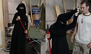 Bone-tired Be expeditious for BOOTY - Muslim Woman Unladylike Floor Gets Noticed At the end of one's tether Horn-mad American Bandit