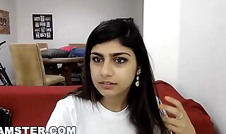 CAMSTER - Mia Khalifa's Webcam Curvings On Before She's Attainable