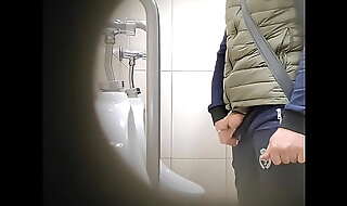 Secretive cam in be imparted to murder pedestrian way toilet