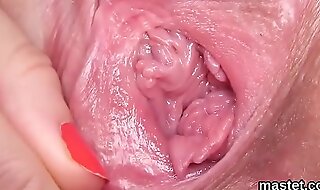 Scalding czech teen stretches her largeness vagina to the peculiar
