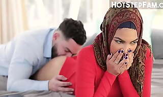 Horny Hijab Babe Calling Tyro With Big Cock By Sending Nudes - Hot Step Fam