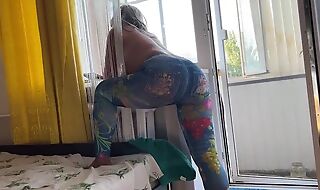 Curvaceous mom pulls on every side her jeans to get assfucked