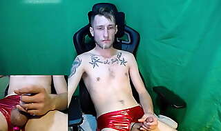Straightstoner cums in face on cam
