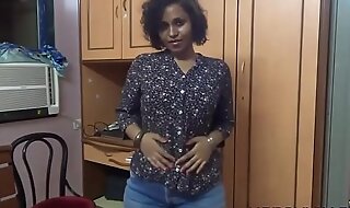 Big ass mumbai college girl spanking herself fucking her tight desi pussy