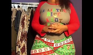 Cherokee d ass stretching in christmas leggings