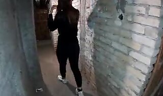 18 Year Old Girlfriend afraid to fuck in the entrance and was fucked in the basement of the house