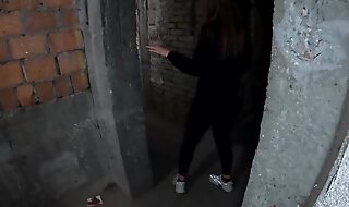 18 Year Old Girlfriend afraid to fuck in the entrance and was fucked in the basement of the house